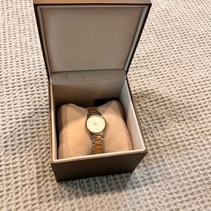 Gucci elegant women watch